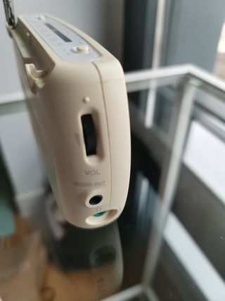 Radio Portátil Sony SRF-18