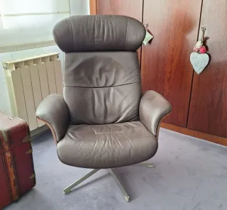 Sillón de piel marrón. Butaca Time out.
