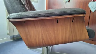 Sillón de piel marrón. Butaca Time out.