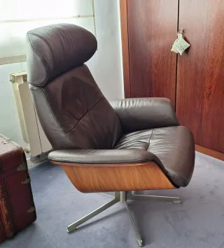 Sillón de piel marrón. Butaca Time out.