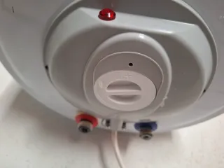 Termo eléctrico 60L.