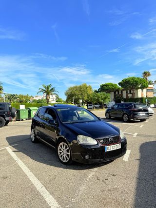 Volkswagen Golf 2004