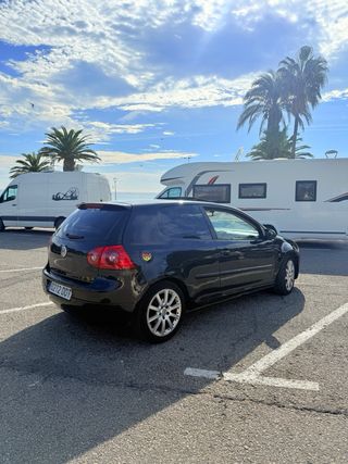 Volkswagen Golf 2004