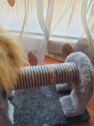 Tiragraffi per gatti in tessuto e sisal