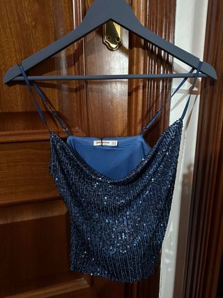 Top lentejuelas azul Stradivarius Talla S