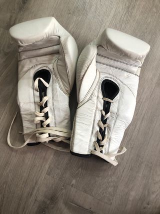 Guantes de boxeo Charlie 16-TNT blancos