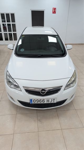 Opel Astra 2012