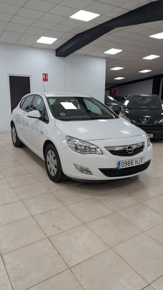 Opel Astra 2012