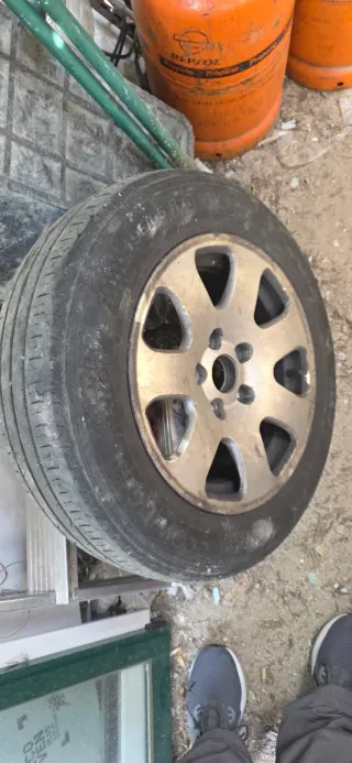 2 Llantas y Neumáticos