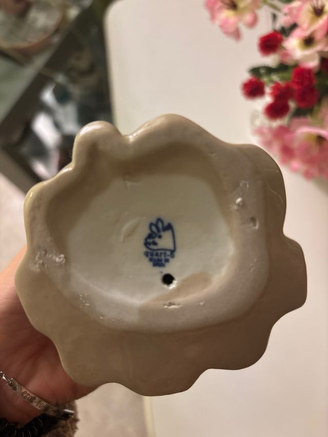 Figura de porcelana niña con cordero