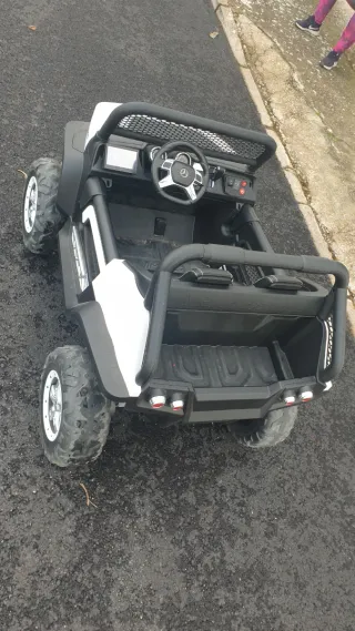 Quad y Coche mercedes Unimog pantalla tft mando