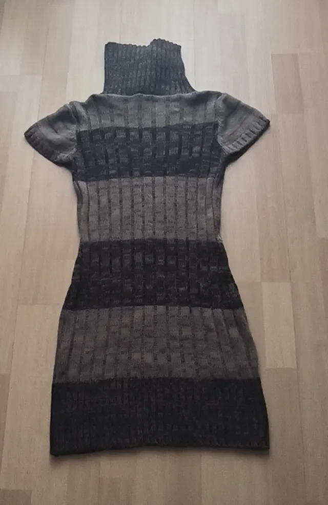 Vestido de punto con rayas