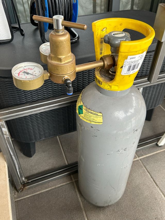 Botella CO2 + Regulador Soldadura
