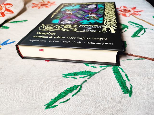 Vampiras Antología relatos mujer. Valdemar Gótica.