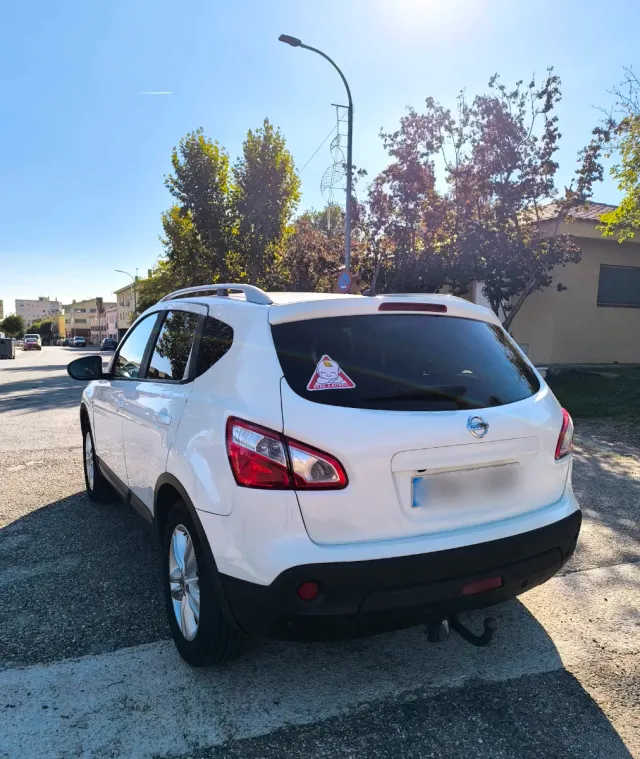 Nissan Qashqai+2 2010