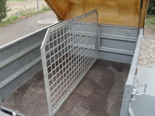 Remolque cerrado con tapa de fibra