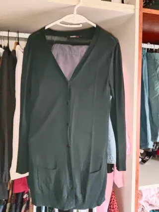 Cárdigan largo negro con botones