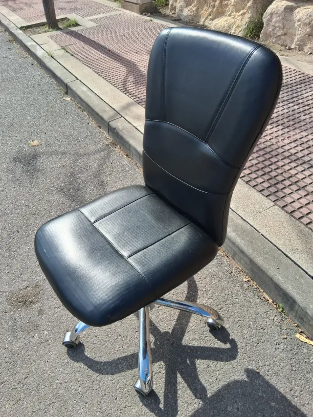 Silla de oficina negra. Oportunidad!!
