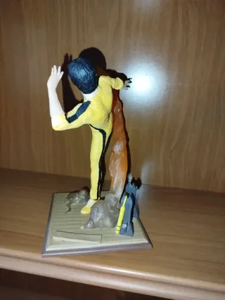 Figura Bruce Lee Traje Amarillo
