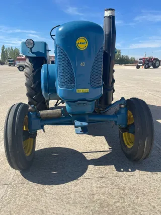 Tractor Lanz Azul D4090 con Ruedas Amarillas