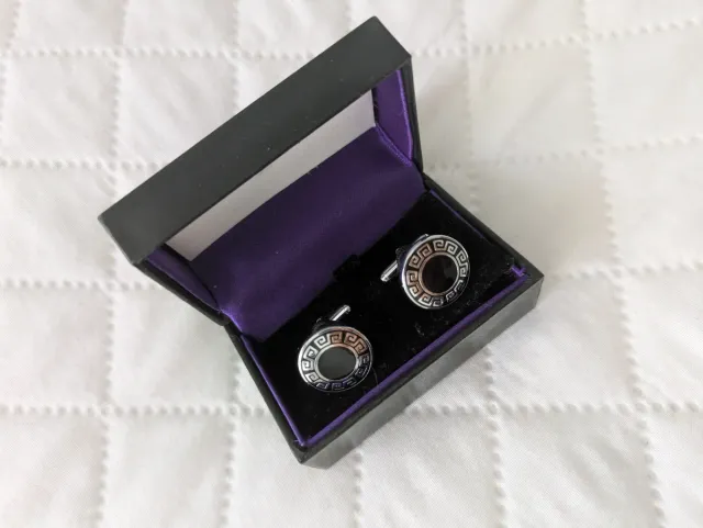 Gemelos para camisa negros y plateados