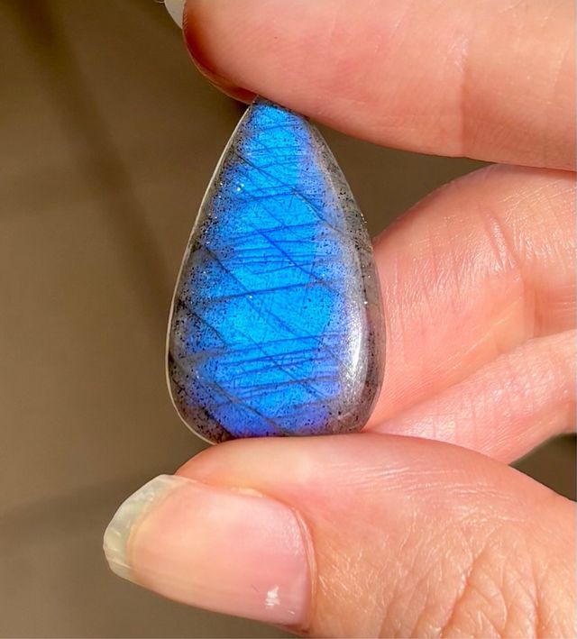 Labradorita Azul cabujon pulido