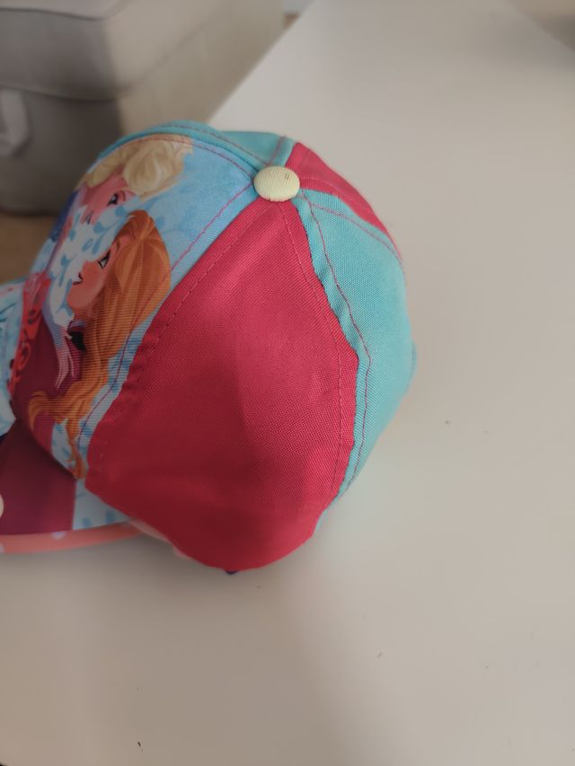 Boné de Elsa e Ana Frozen Sister Queens