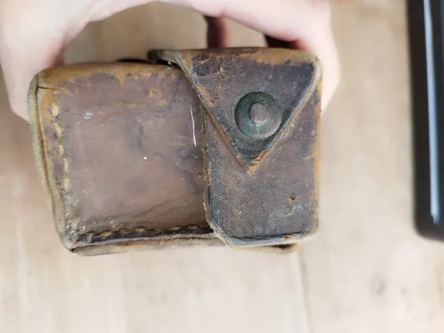 Portafoglio militare in pelle