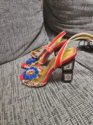 Sandalias Hodgskin Tacon Alto Flores Doradas Talla