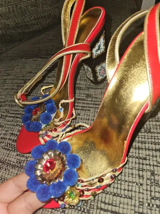 Sandalias Hodgskin Tacon Alto Flores Doradas Talla