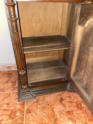 Armario antiguo madera tallada