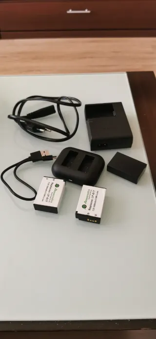 Cámara digital Canon EOS M3 en color negro.