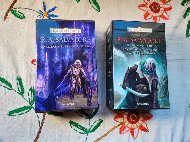 Estuches Reinos. Sendas y Elfo Oscuro. Timun Mas.