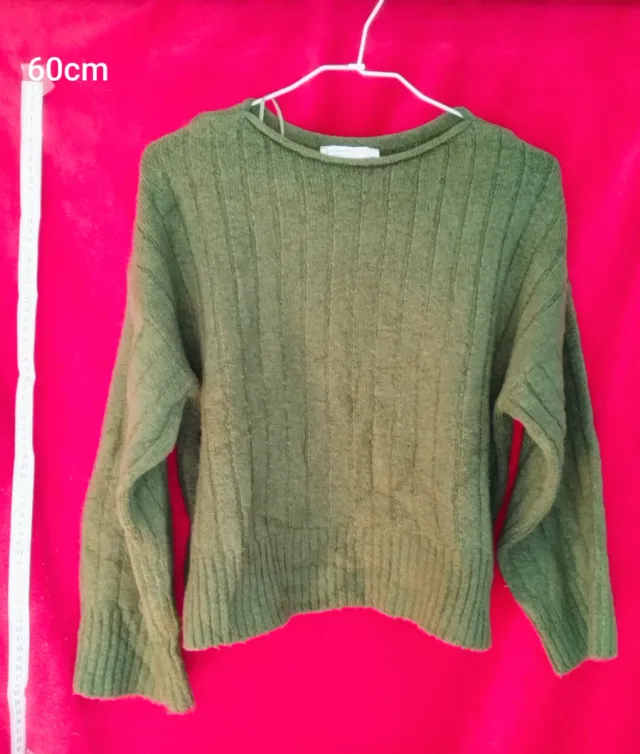 Jersey Stradivarius verde oliva