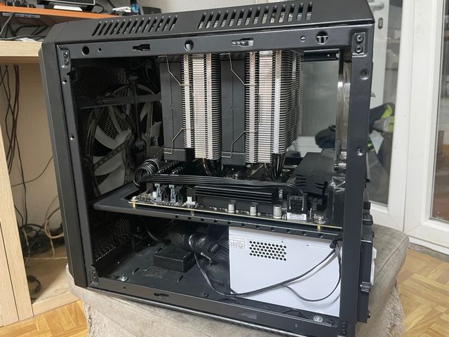 Ordenador I7 12700f Negro y Rojo