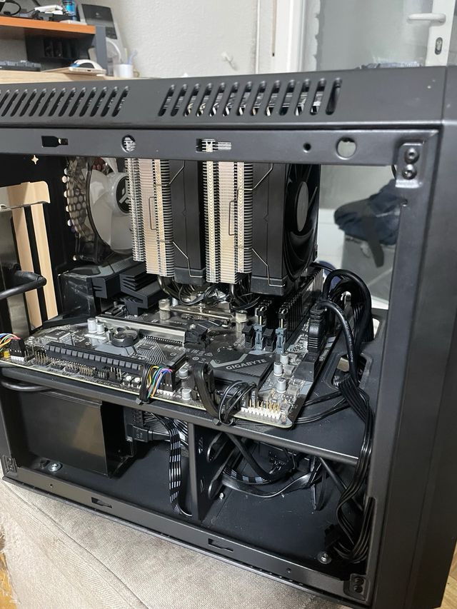 Ordenador I7 12700f Negro y Rojo