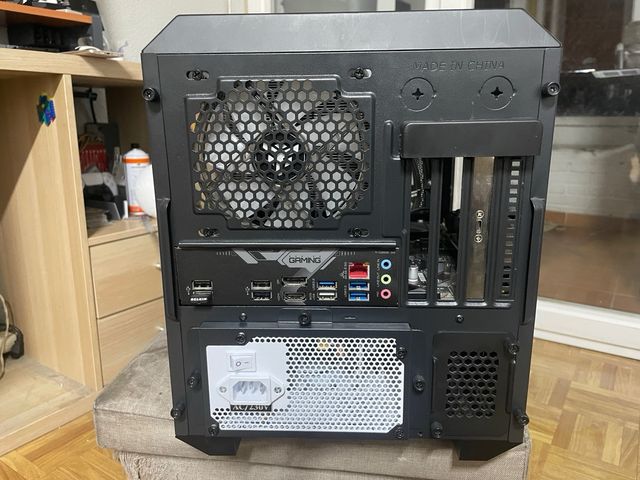 Ordenador I7 12700f Negro y Rojo