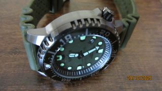 Reloj Citizen Eco Drive BN157-11X Verde Kaki 200m