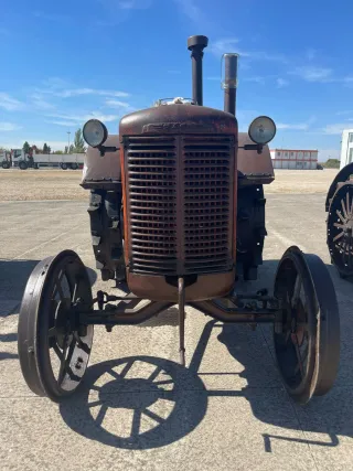 Tractor Case LA Antiguo Marrón Gasolina