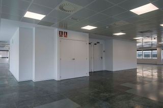 Oficina en alquiler en Almeda - El Corte Inglés en Cornellà de Llobregat