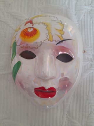 Máscara decorativa de porcelana