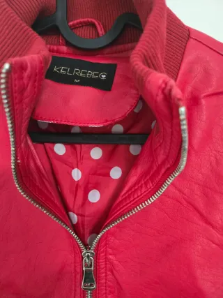 Cazadora efecto piel roja