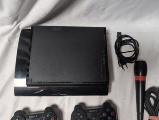 Consola PS3 + 2 Mandos + Mando Extra