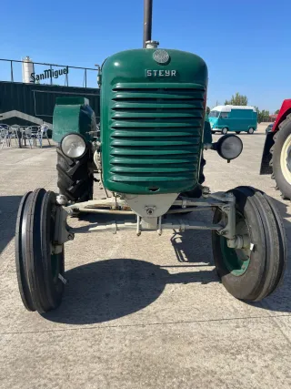 Tractor STEYR 180A Verde con número 26