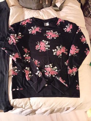 Conjunto pantalón y sudadera estampado