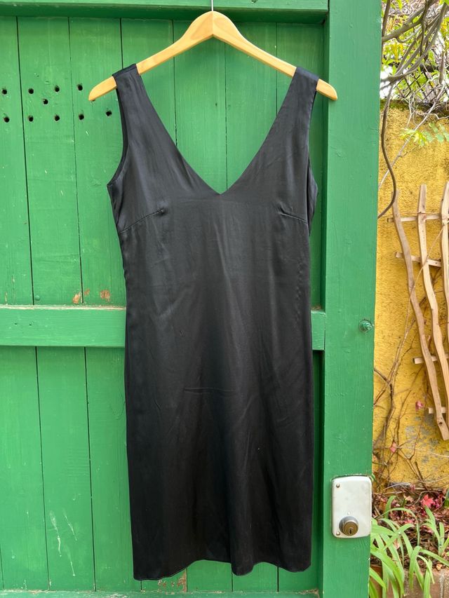 Vestido de seda negro