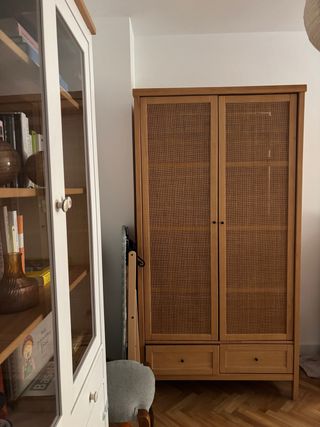 Armario 2 puertas pino macizo y ratán