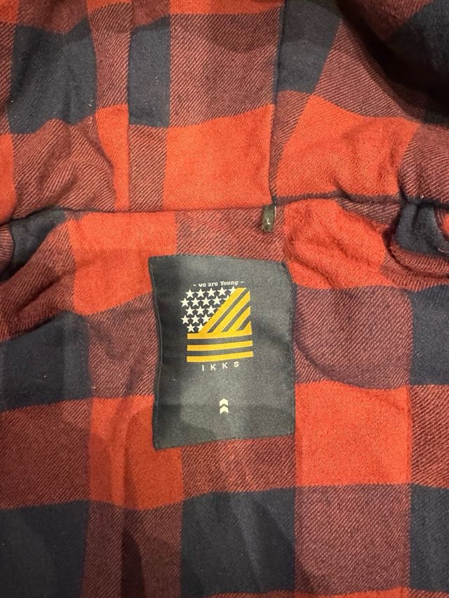 Chaqueta niño azul y roja talla L