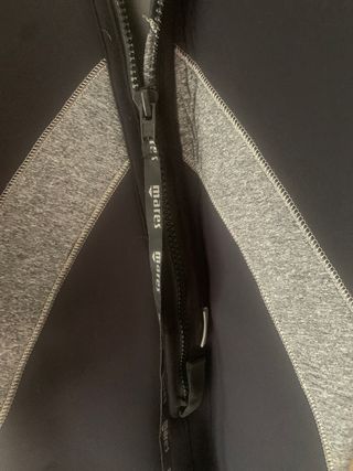 Muta Mares corta uomo