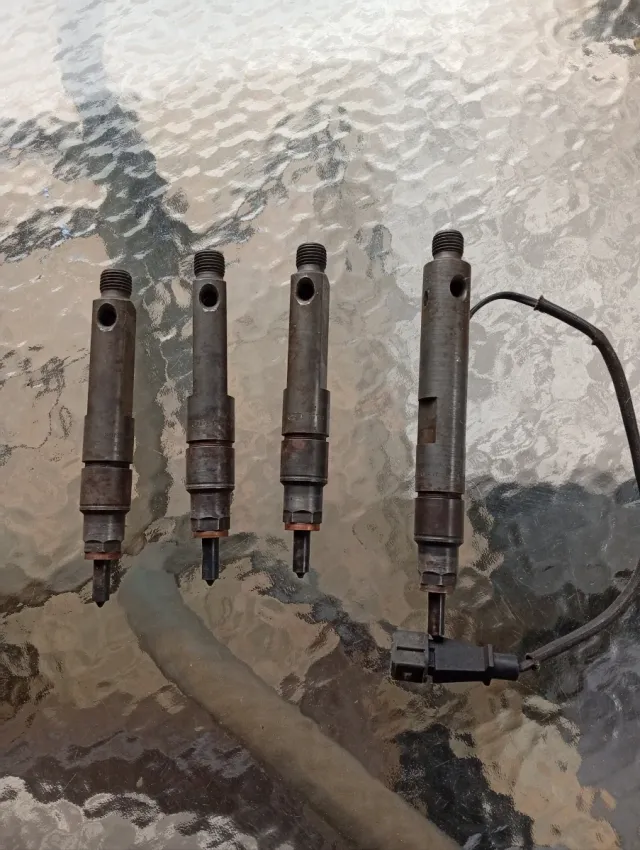 Inyectores Renault Scenic 1.9dti 98cv